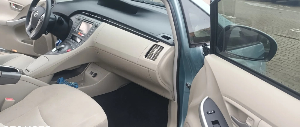 Toyota Prius cena 49900 przebieg: 185000, rok produkcji 2015 z Warszawa małe 742